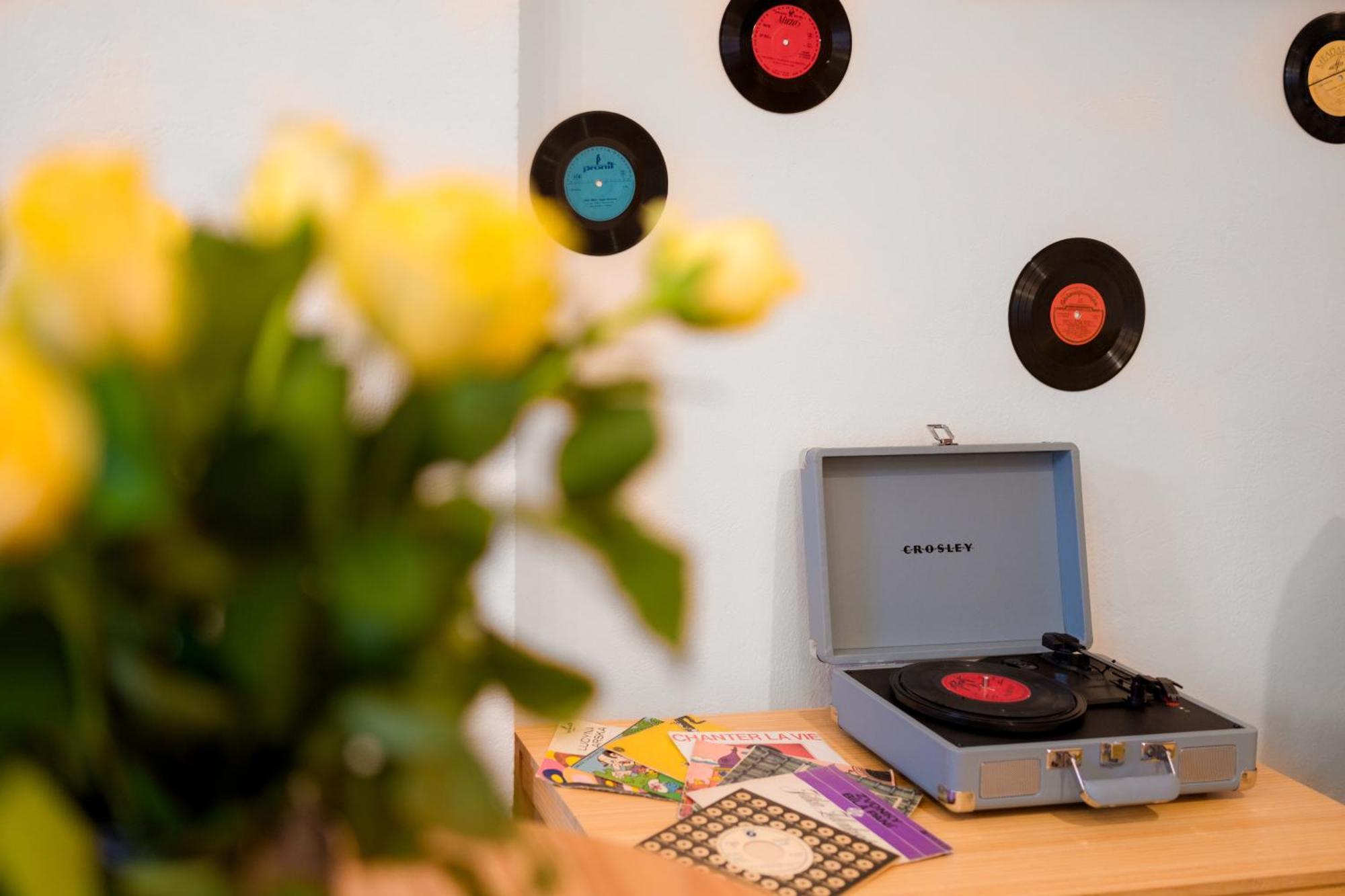 Vinylove Thorn
